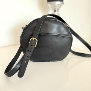 Vintage COACH Chester Canteen Crossbody